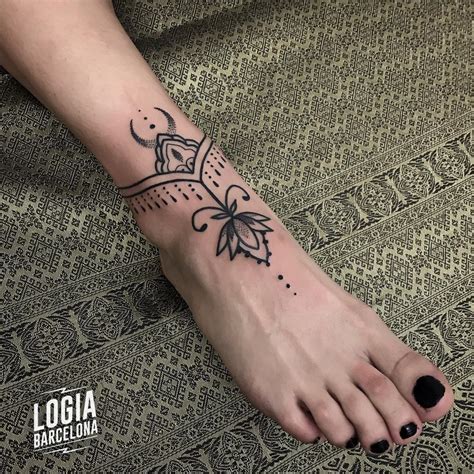 tatuajes en el pie para mujer con significado|Tatuajes en el pie